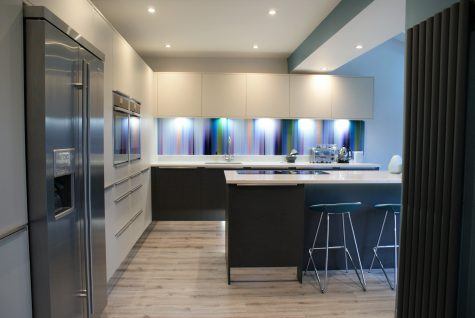 MODERN KITCHEN