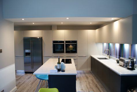 MODERN KITCHEN