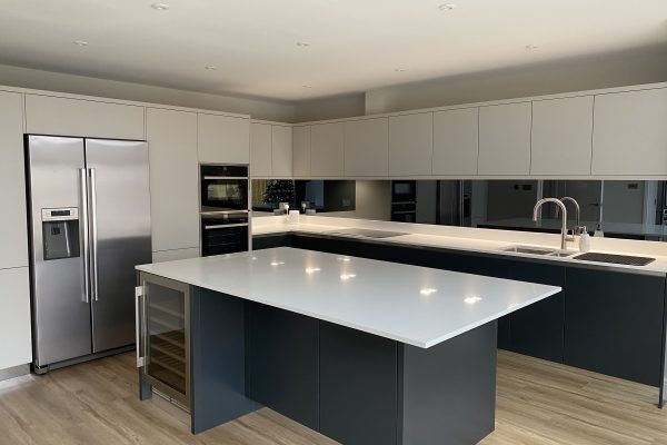 HANDLELESS KITCHEN